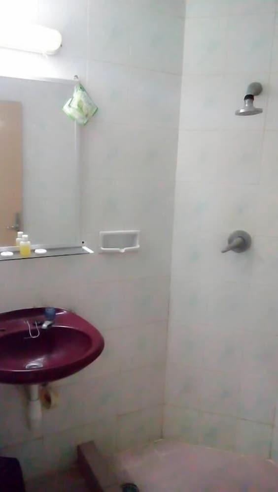Hotel Merdeka Madiun Dış mekan fotoğraf