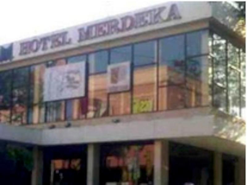 Hotel Merdeka Madiun Dış mekan fotoğraf