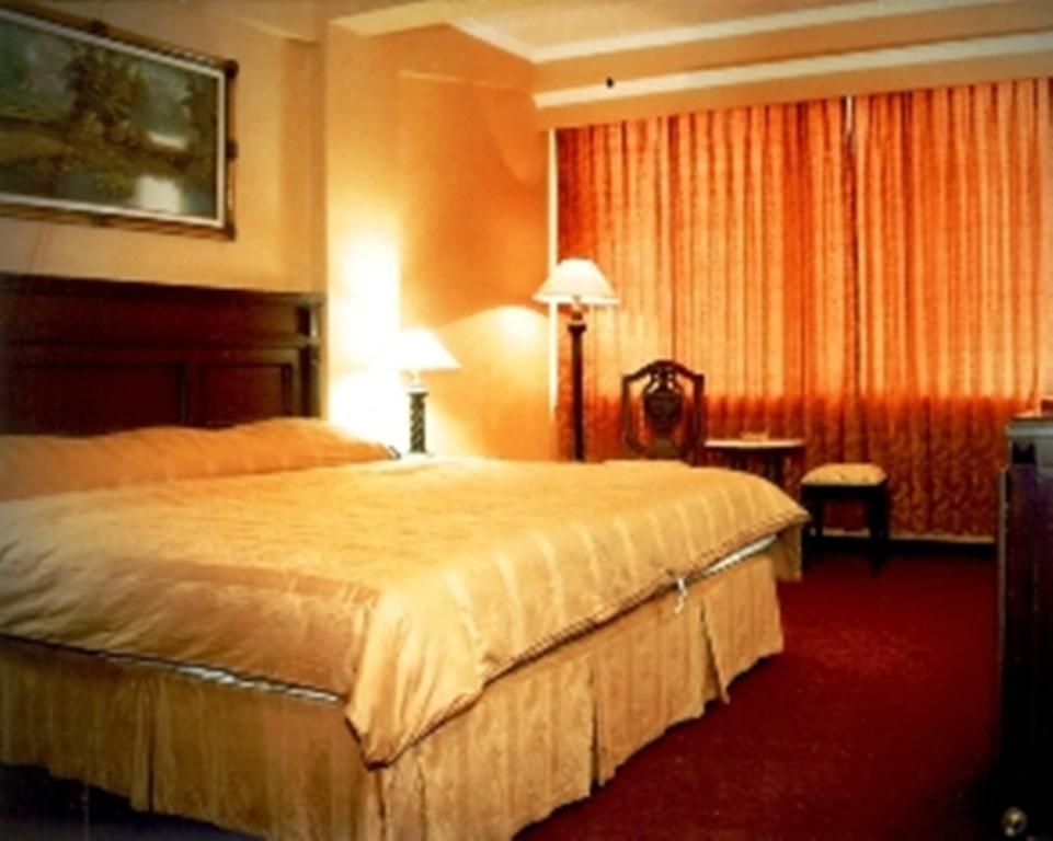 Hotel Merdeka Madiun Dış mekan fotoğraf