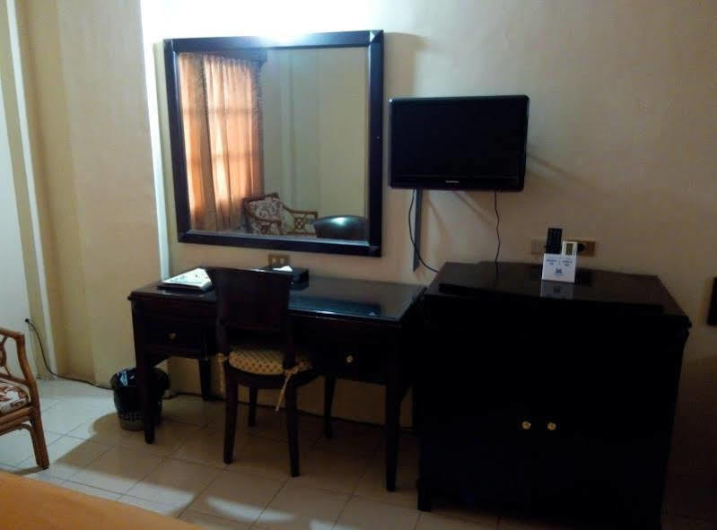 Hotel Merdeka Madiun Dış mekan fotoğraf